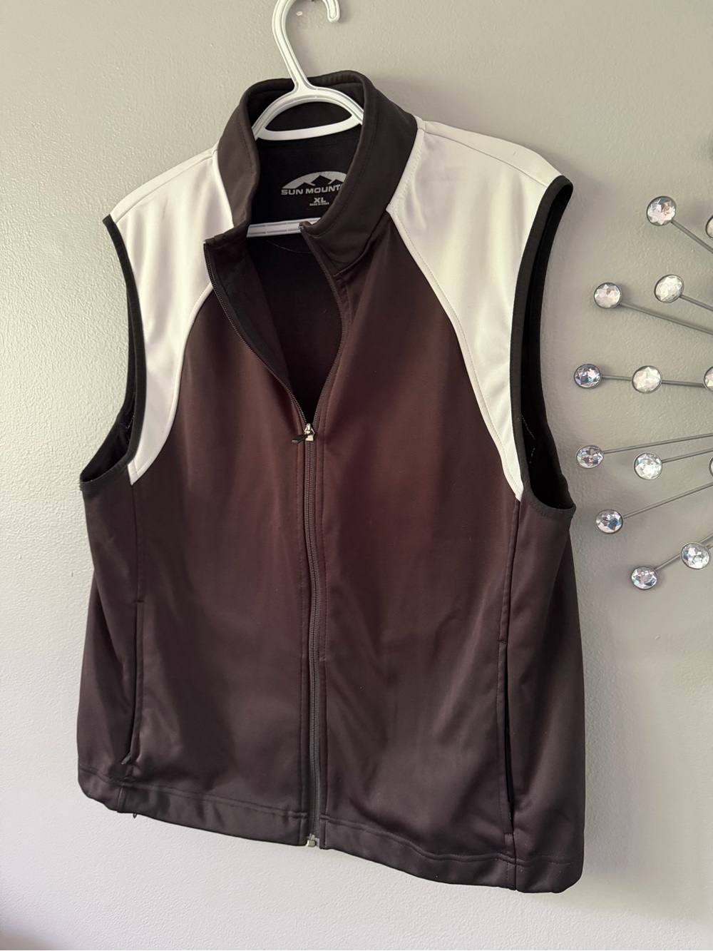 Sun Mountain Black & White Zip Front Golf Vest XL